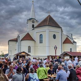 © Rotweinfestival Deutschkreutz Hauptplatz Deutschkreutz