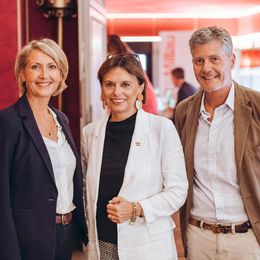 Martina Hohenlohe, Susanne Kraus-Winkler, Karl Hohenlohe im Sacher