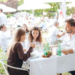 Gemütliches Ambiente im Garten des Palais Auersperg