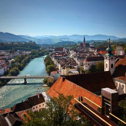 Die Steyrer Altstadt mit Blick ins Ennstal