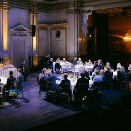 Im Burgtheater wird Theater und Kulinarik vereint