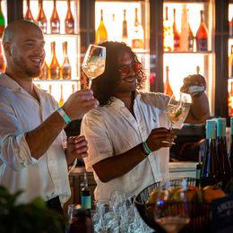 Leichtes und Spritziges gibt es beim Aperitivo Spring im Volksgarten