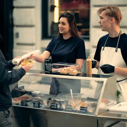 Das Oberwasser-Team künftig mit fixem Standort in Wien