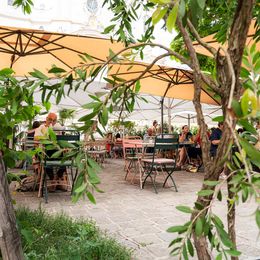 Sommer-Feeling im feinen Gastgarten