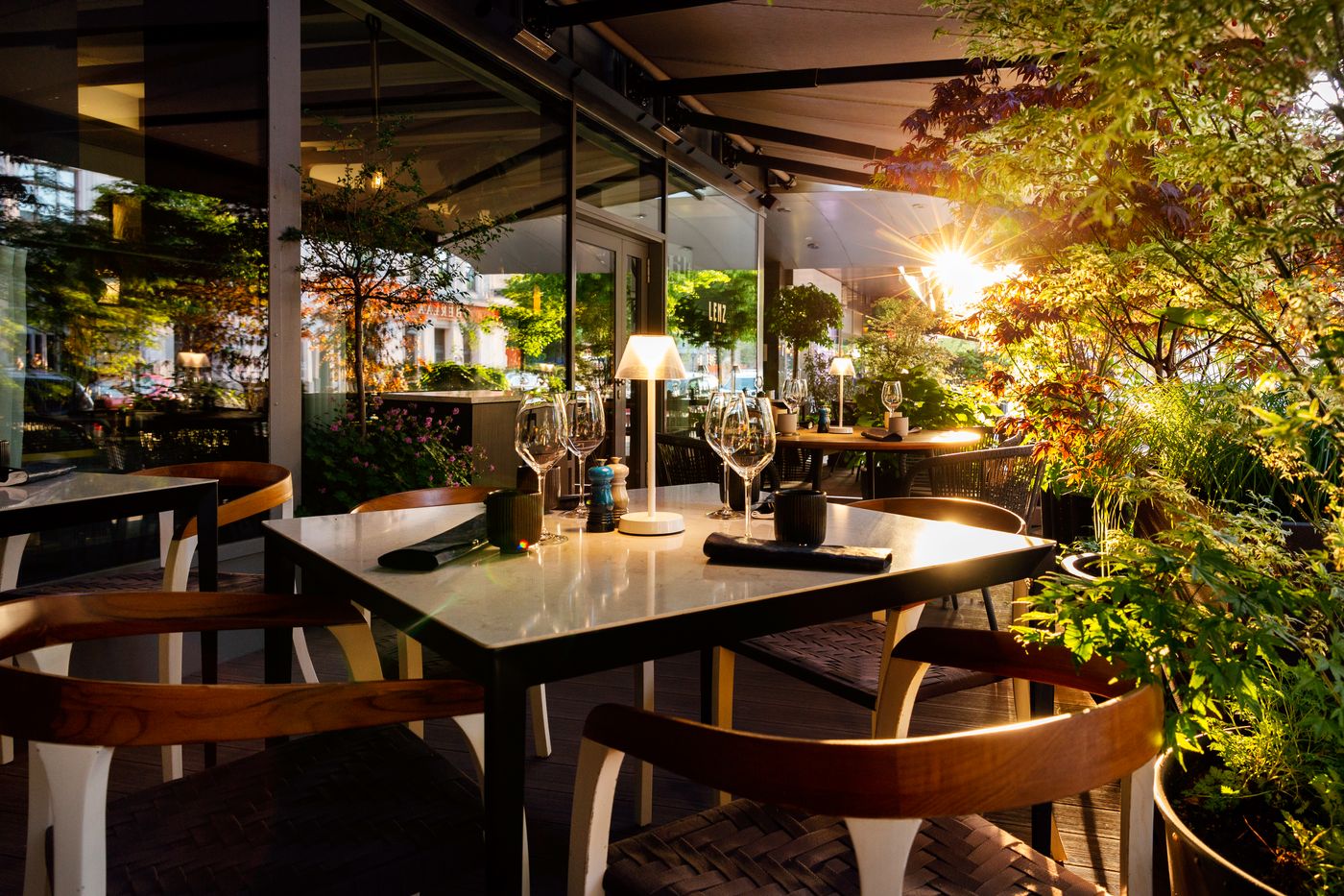 Lenz Social Dining null