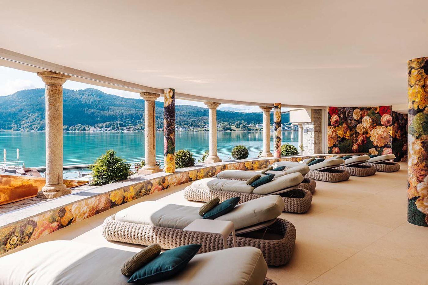 Lounge mit Blick auf den Wörthersee