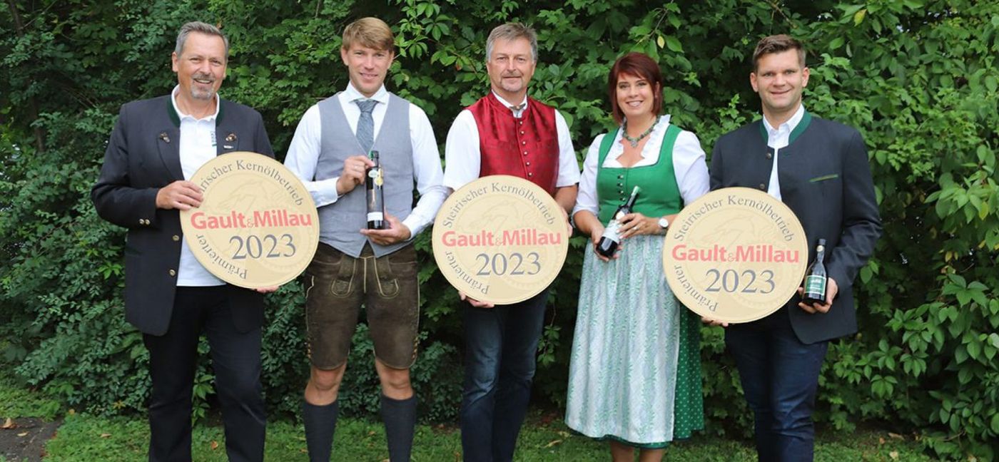 Verkostungsleiter Reinhold Zötsch, Martin Pronegg (Rang 2), das Ehepaar Sommer (Sieger) und Patrick Esterer (Rang 3) - (v.l.n.r.)