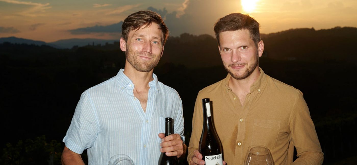 Bastian Kaltenböck und Christian Söll bei der Vorstellung des neuen Weinguts / Foto beigestellt