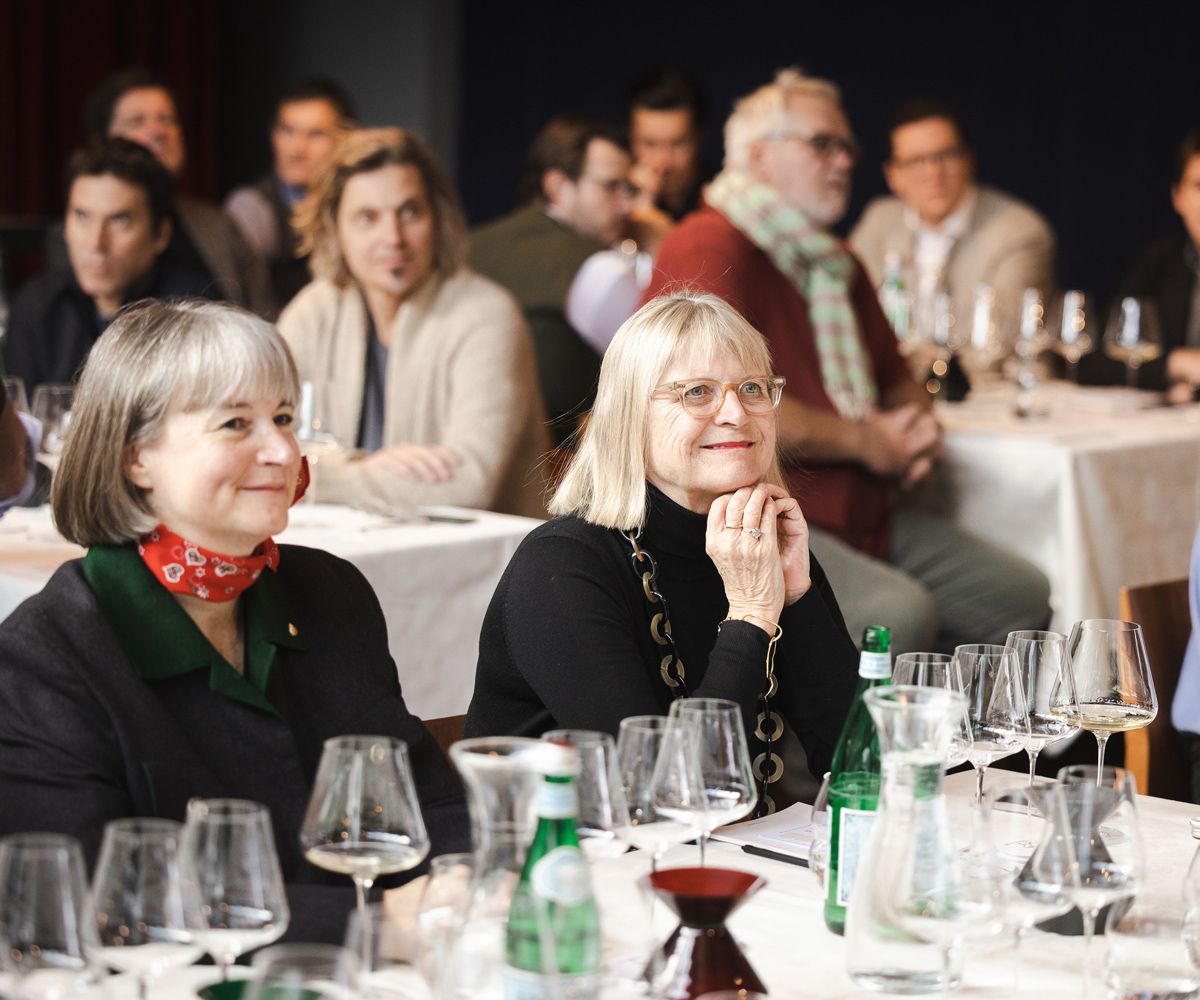 Unter der Expert*innen-Jury waren Sabine Ebner (l.) und Jancis Robinson (r.)