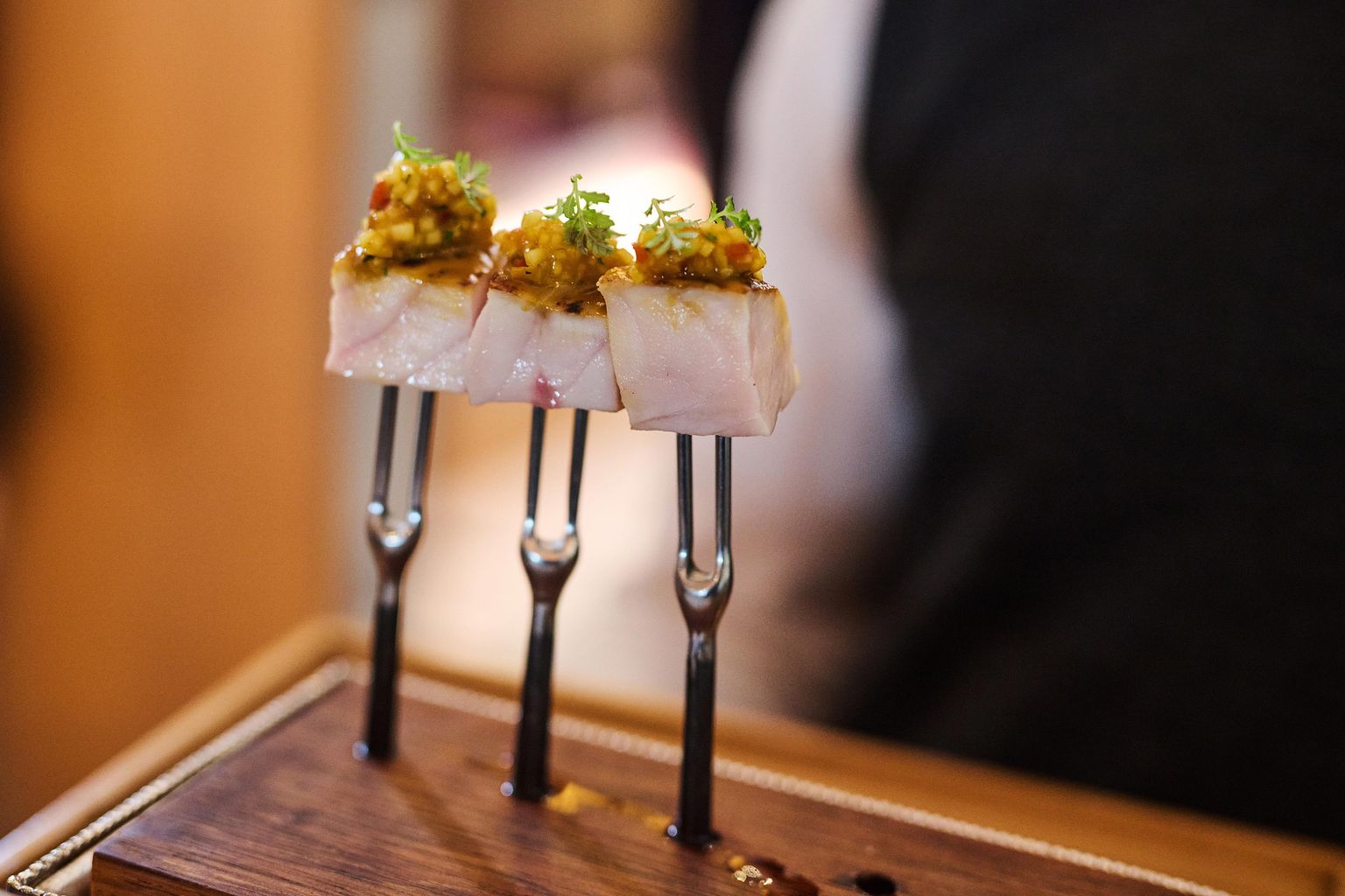 Stör-Filet glaciert mit Mangopüree