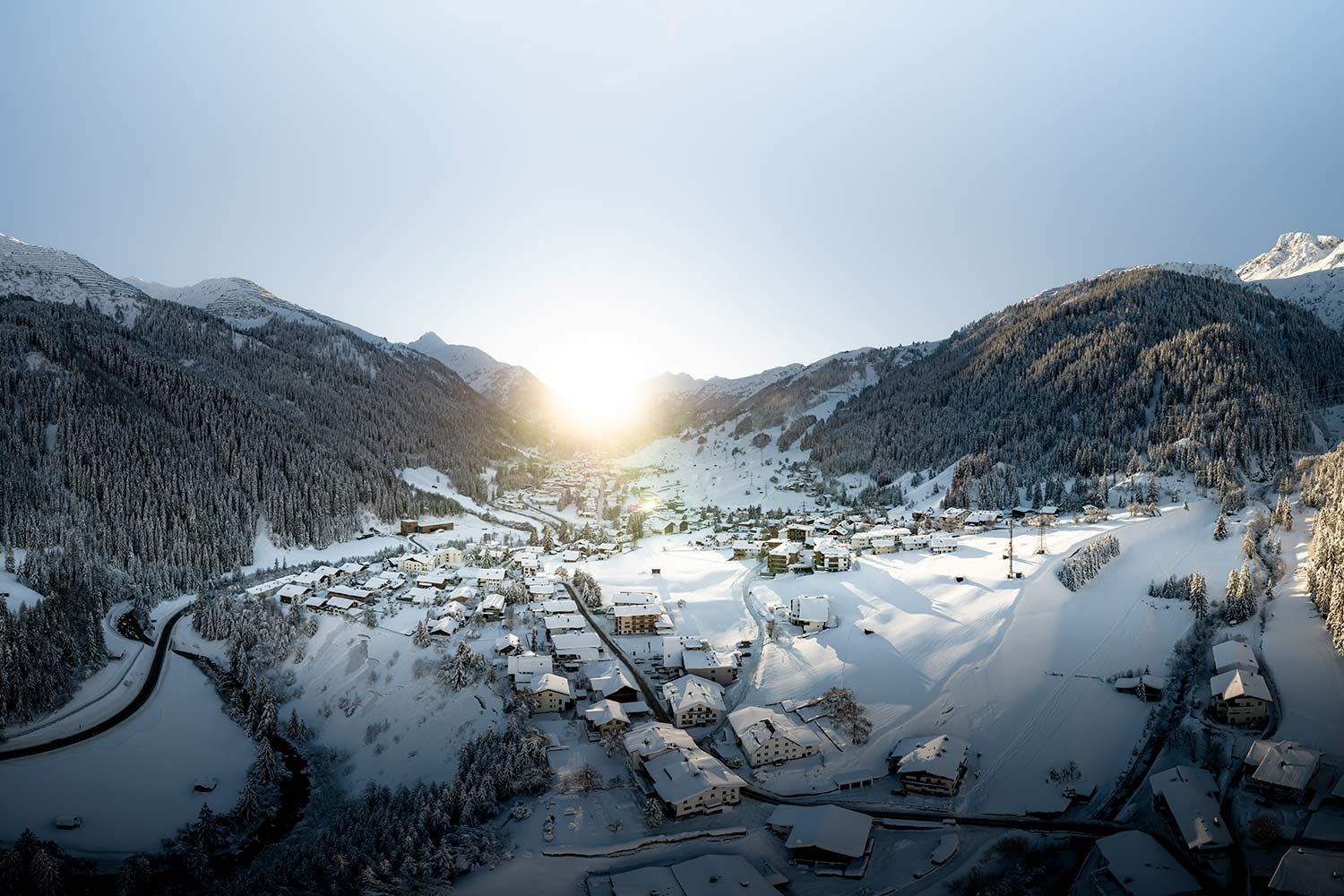 Sonnenaufgang über St. Anton