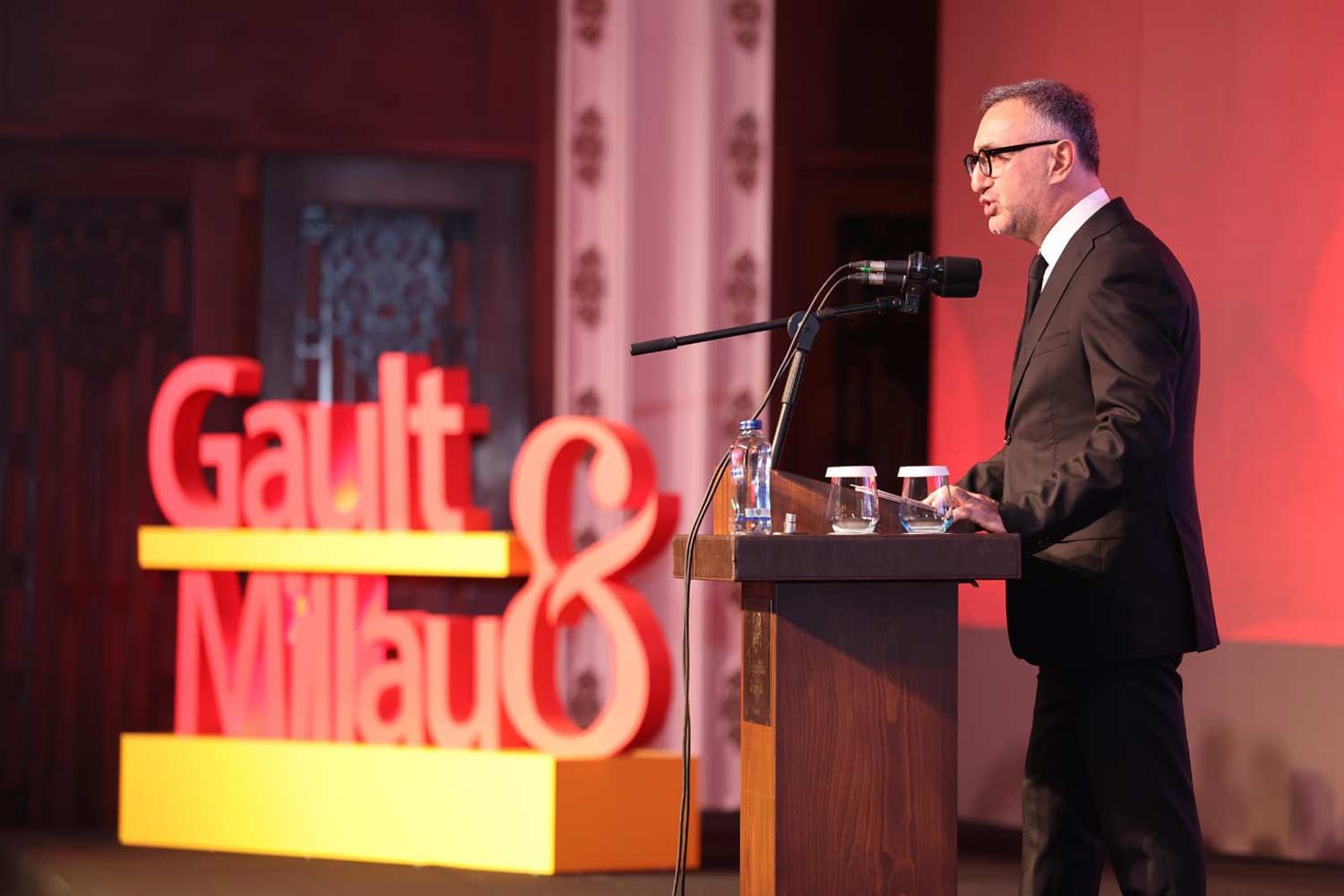 Gault&Millau Türkei Gökmen Sözen prästentiert den Guide 2026