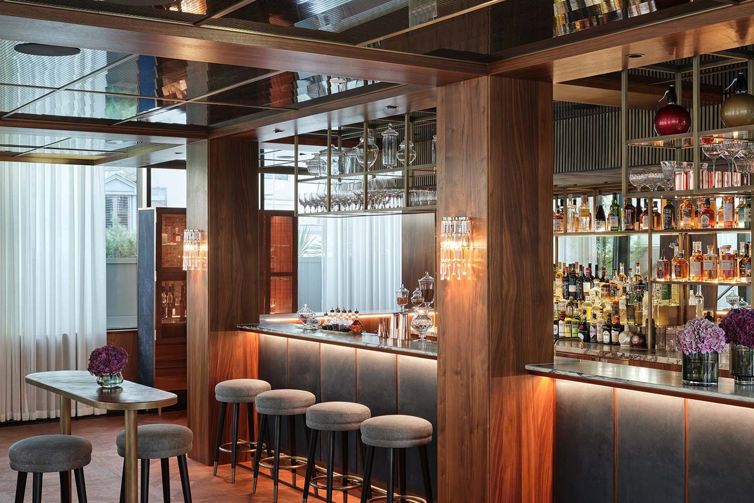 Neue Hoheit Bar