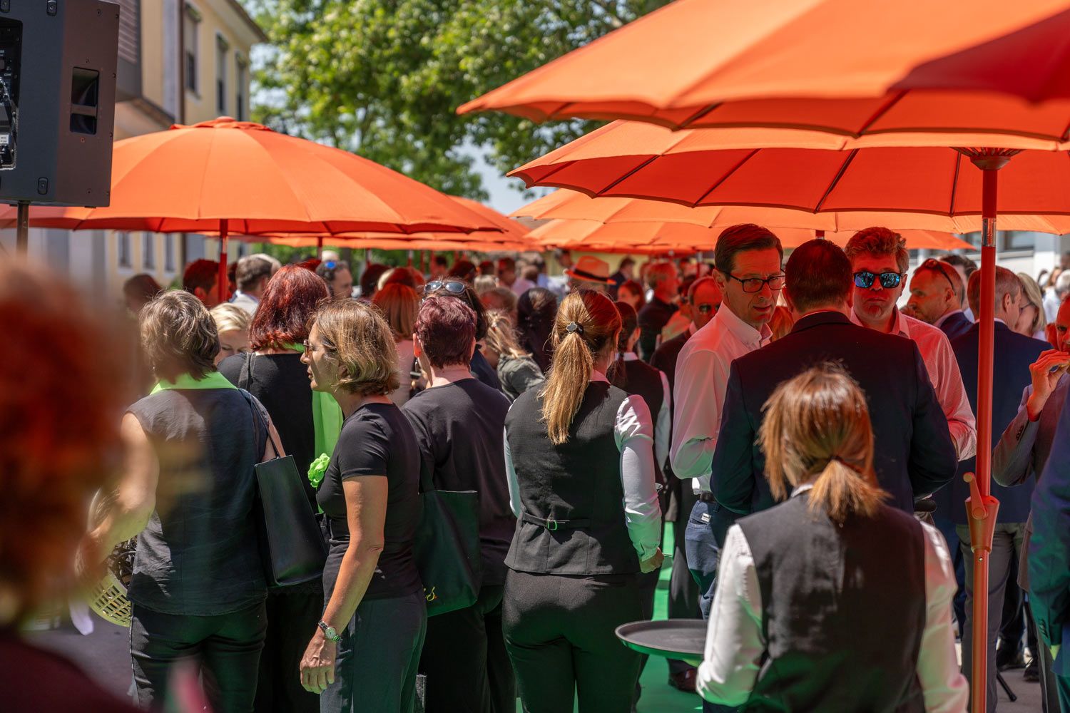 Zahlreiche Besucher:innen