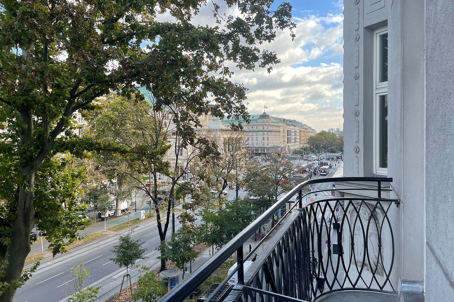 Blick vom Hotel Richtung Oper