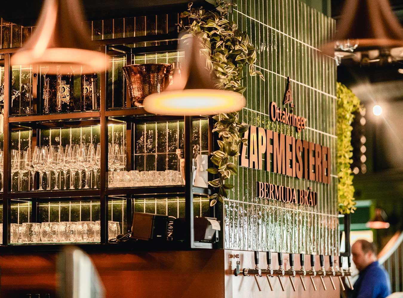 Bar mit Zapfanlage