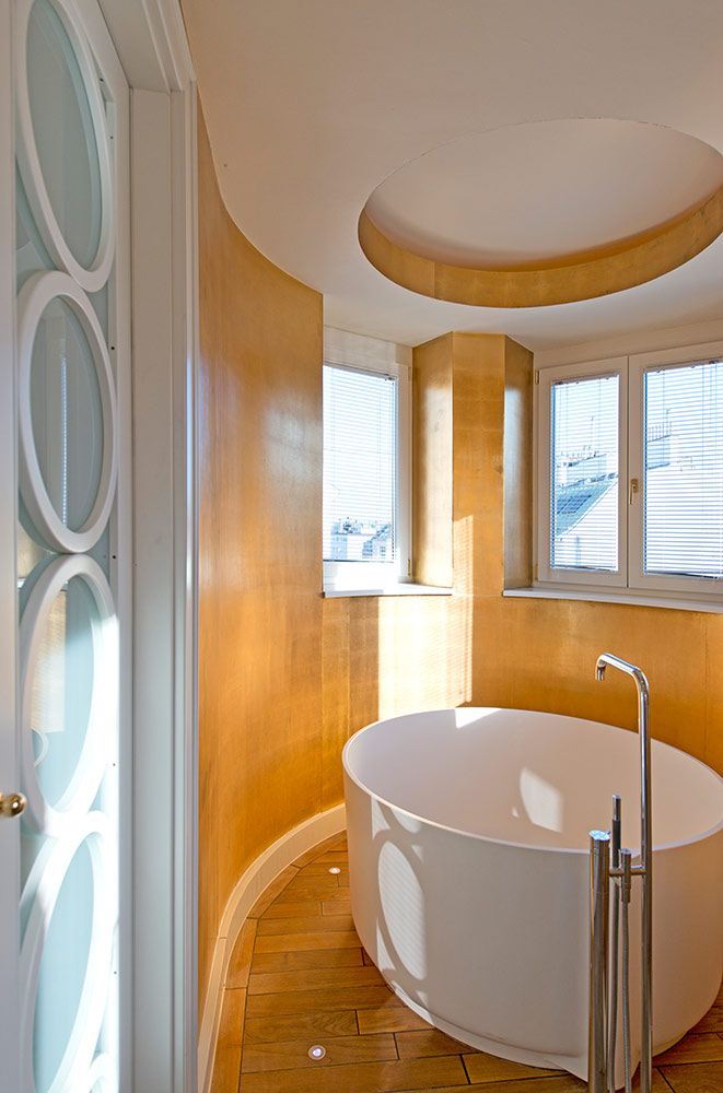 Goldenes Badezimmer in der Schratt-Suite