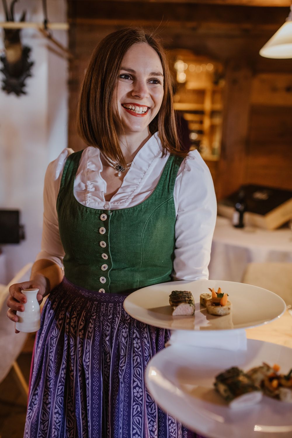 Maître und Sommelière Eva-Maria Utassy von der Geiger Alm