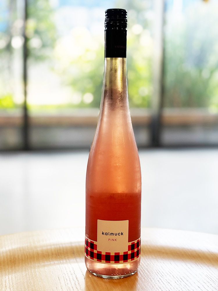 Gault&Millau / Sophie Wieninger FJ Gritsch-Mauritiushof Kalmuck Pink Rosé