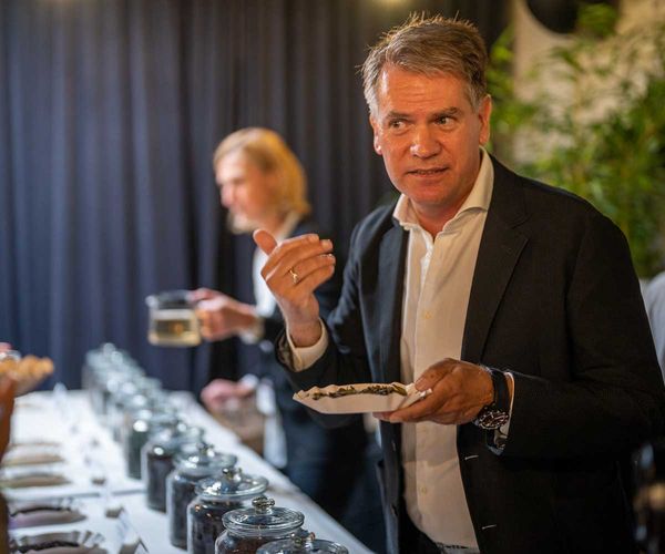 Stephan Krömer ist Tea-Taster und Präsident des Teeverbands