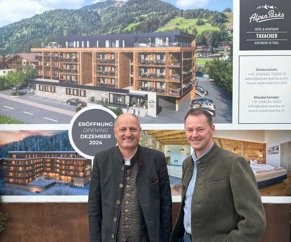 Stefan Rohrmoser (AlpenParks) und Simon Taxacher