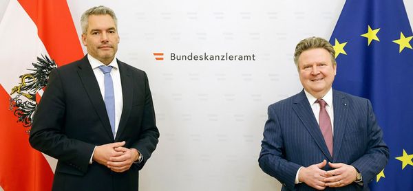 Bundeskanzler Karl Nehammer mit Wiens Bürgermeister Michael Ludwig