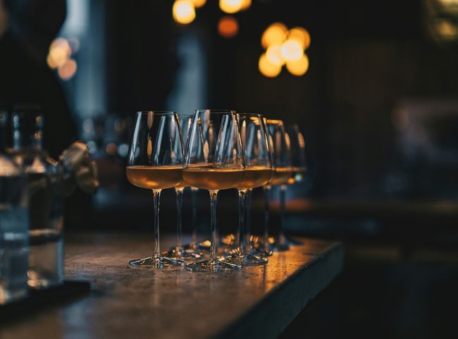 © Ambitious Studio Rick Barrett / Unsplash Orange Wines haben eine besondere Farbe und Aromatik