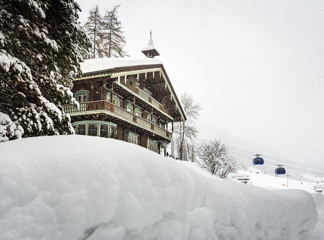 Villa Trier, Galzigbahn im Hintergrund