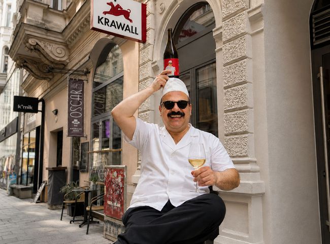 Döner Veltliner serviert Dürüms und Sarma in der Krawall Bar