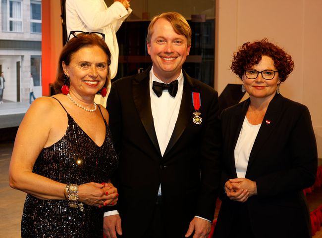 Susanne Kraus-Winkler, U.S. Botschafter Art Fisher und Elisabeth Zehetner