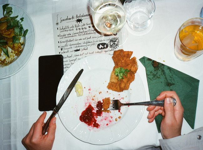 © Apollonia Theresa Bitzan Im „Wirtshaus zum dritten Tage“ steht nicht nur das Schnitzel wieder auf der Karte.