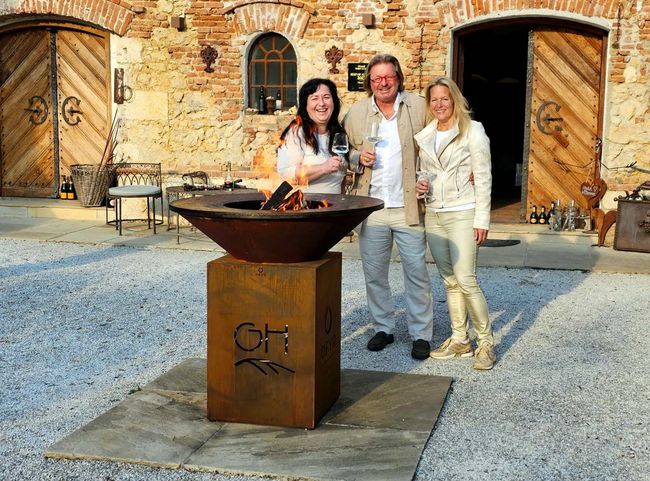 © Golden Hill Renate Zierler mit Andreas und Barbara Reinisch