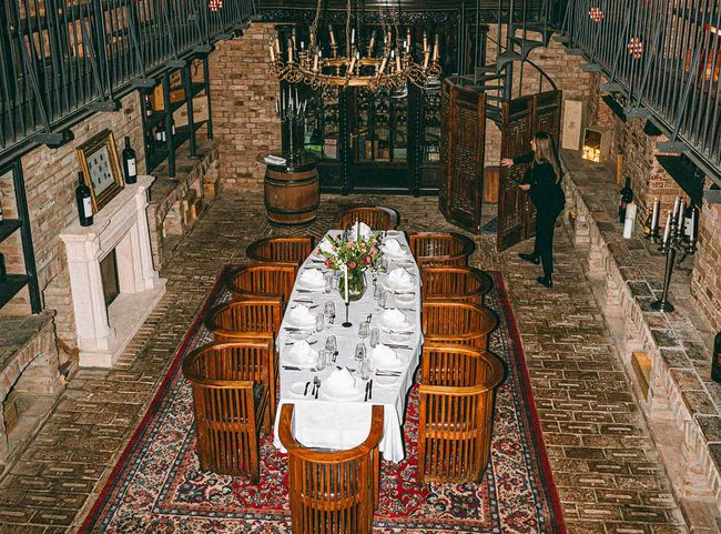 © Leona Bauer Tafel im Livingstone-Weinkeller