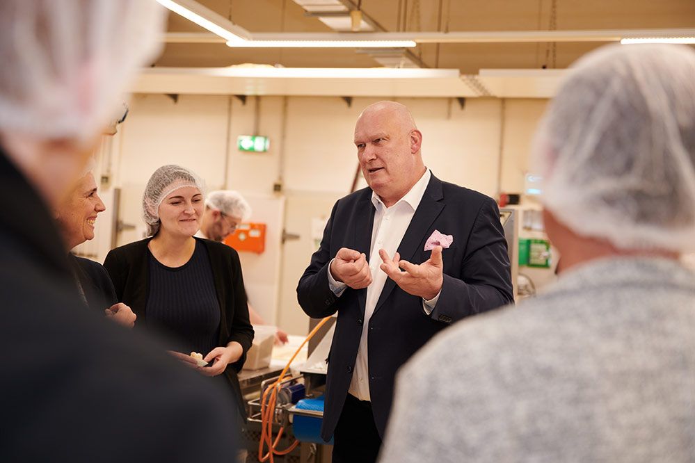 Berndt Querfeld in seiner Torten-Manufaktur