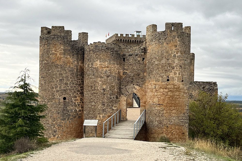 Wehrburgen wie jene von Peñaranda de Duero erinnern an den Kampf zwischen Muslimen und Christen um die Vorherrschaft in Spanien.