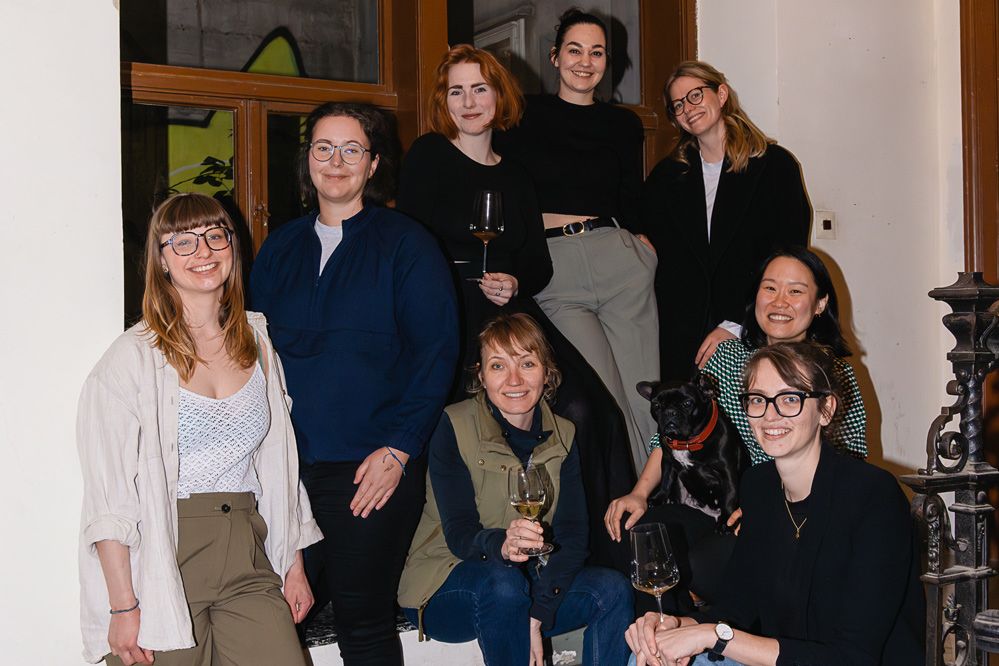 Das Kernteam: Kim Bechinger, Ester Sökjer-Peterson, Caroline Derler, Friederike Duhme, Kira Huber, Katharina Six, Claire Yuan, Sara Weissteiner (nicht abgebildet: Mara Feißt)