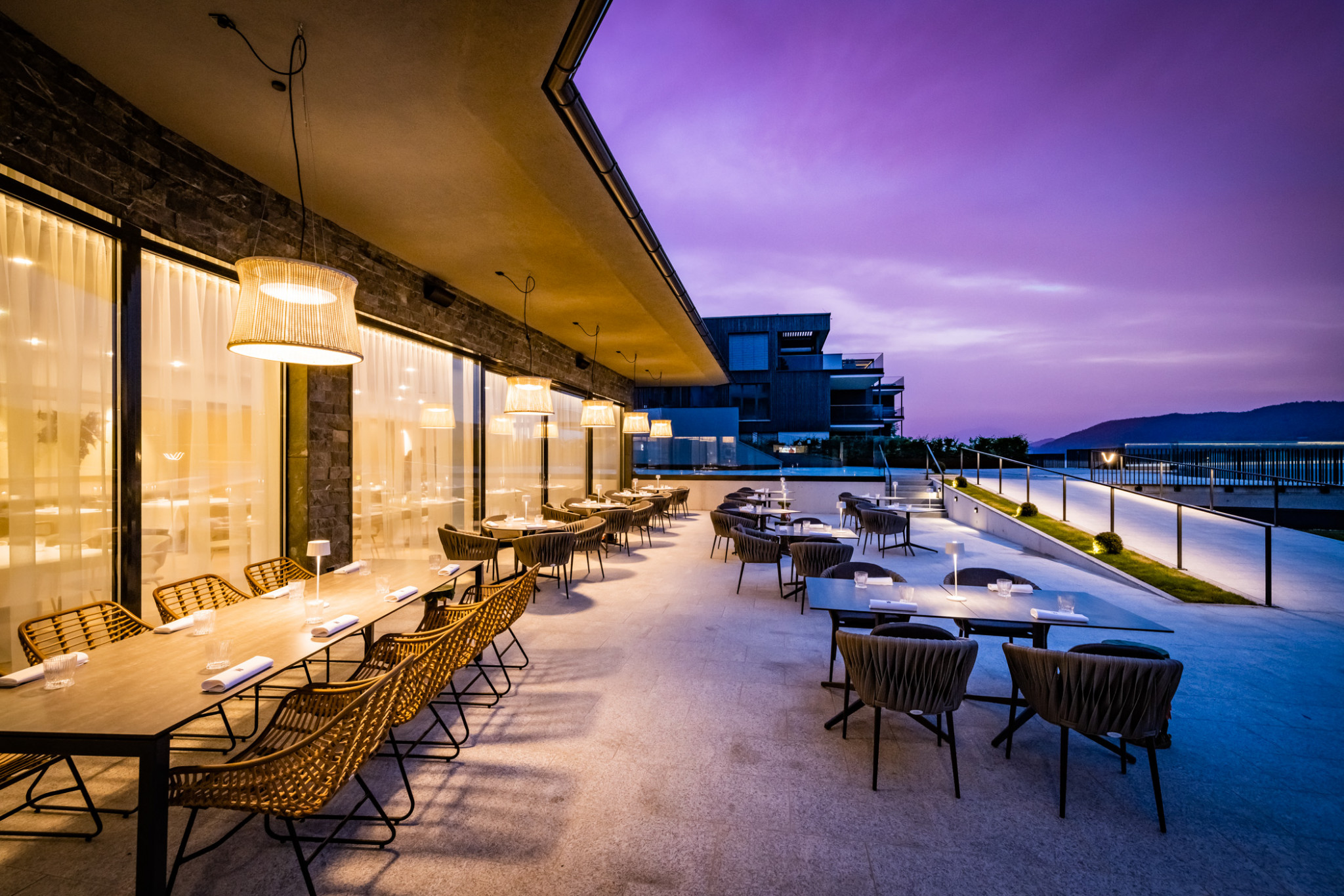 Eine Seeterrasse der besonderen Art im Gourmet Restaurant Hubert Wallner, Credit: Werner Krug